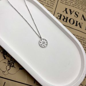 Gümüş Rengi Taşlı  Yıldız Figürlü Vintage Çelik Kolye