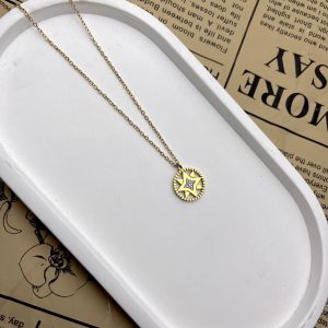 Altın Rengi Taşlı  Yıldız Figürlü Vintage Çelik Kolye