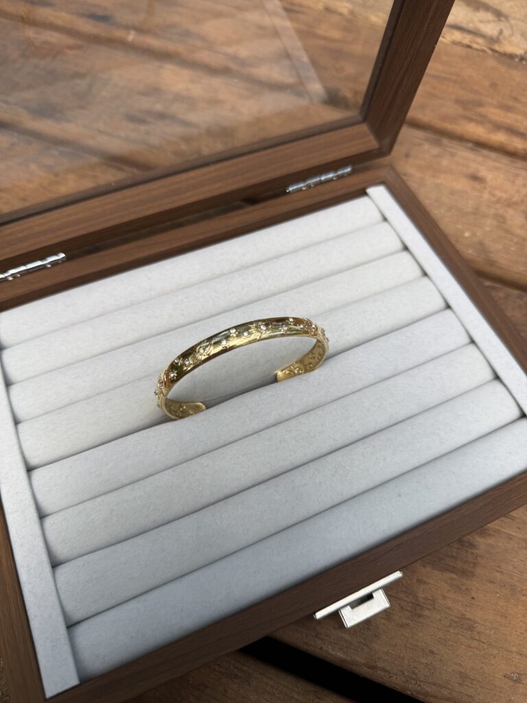 Gold Minik Taşlı Kelepçe