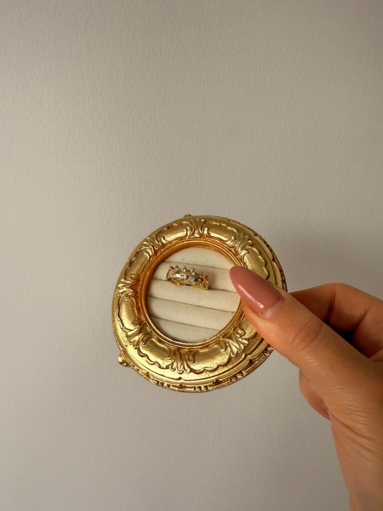 Gold Taşlı Taç Yüzük