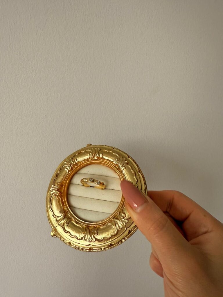 Gold Taşlı Minimal Üçlü Yüzük