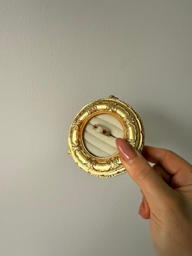 Gold Taşlı Bordo Yüzük