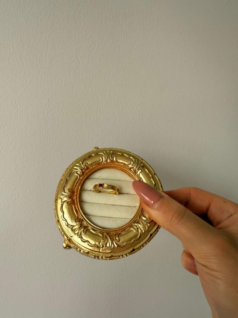 Gold Taşlı Minimal Yüzük