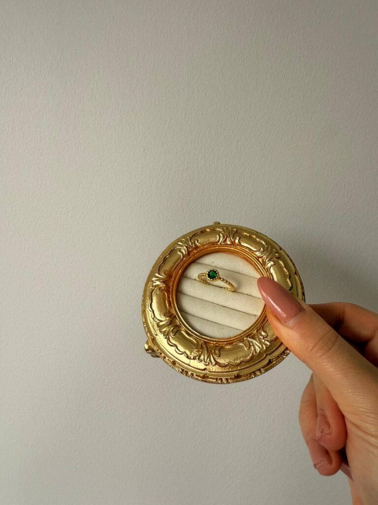 Gold Taşlı Yeşil Minimal Yüzük