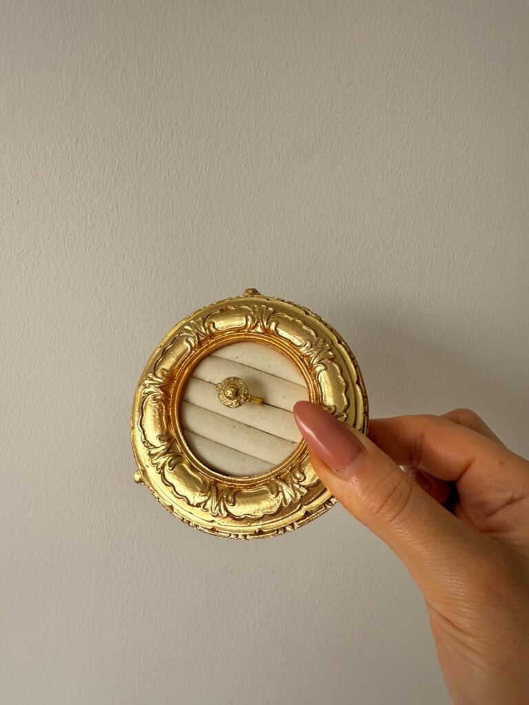 Gold Taşlı Halka Yüzük