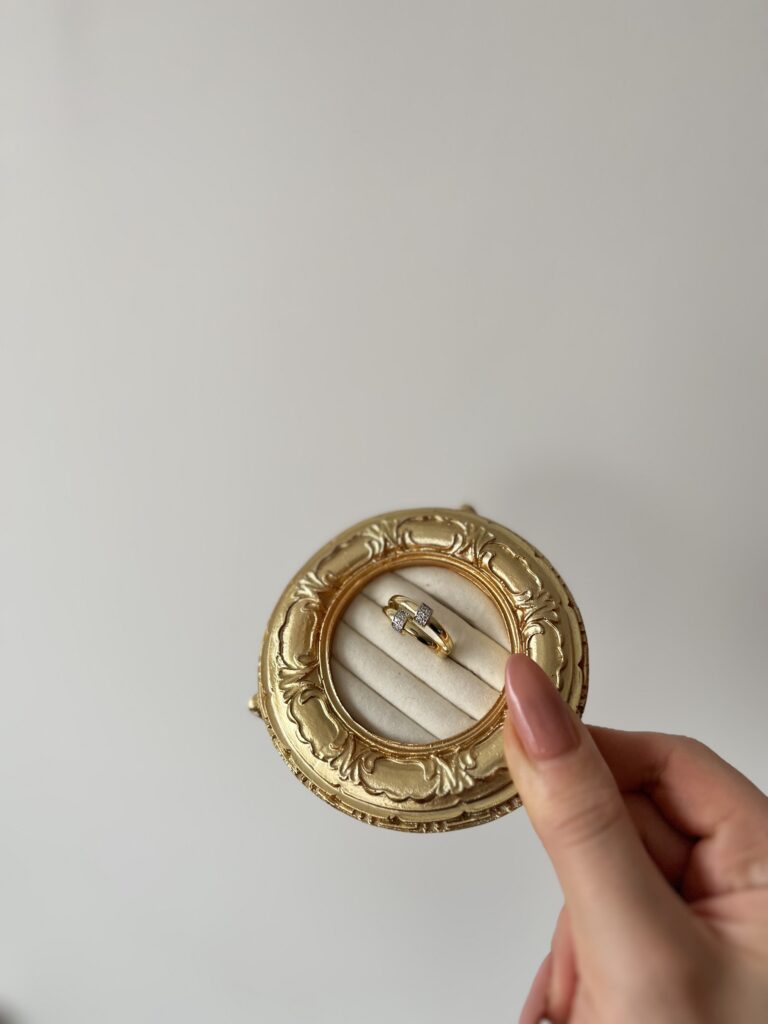 Gold İşlemeli Yüzük