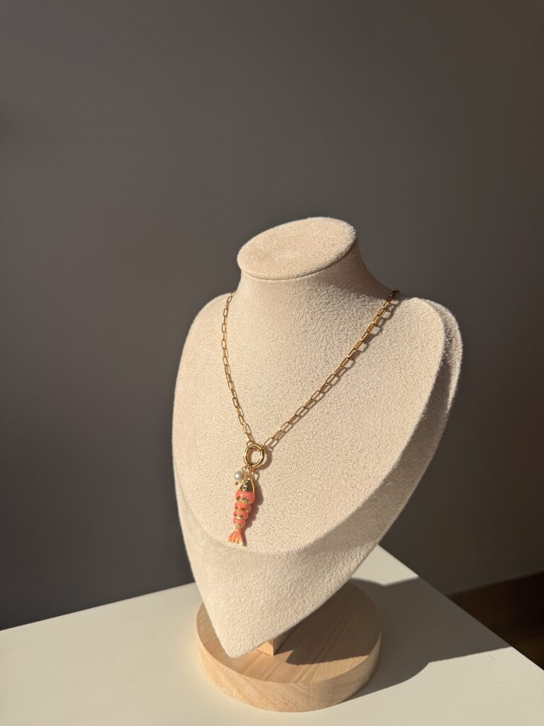 Gold pembe Balık Kolye