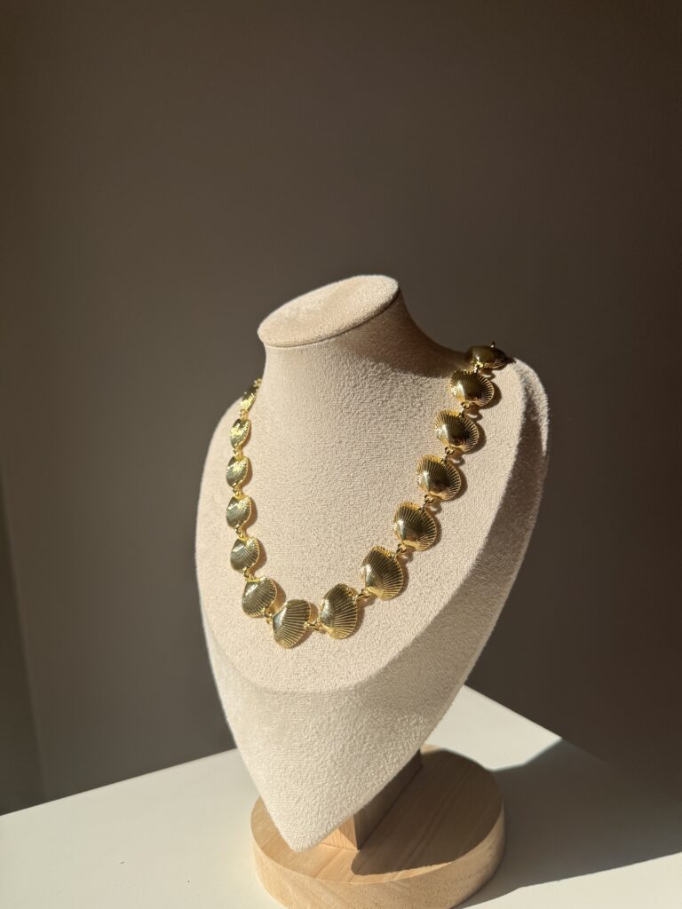 Gold midye kolye