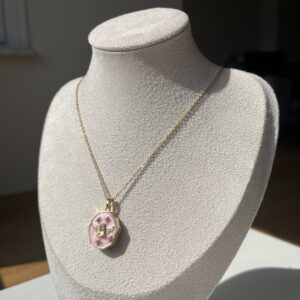 Pembe Kapaklı Melek Kolye