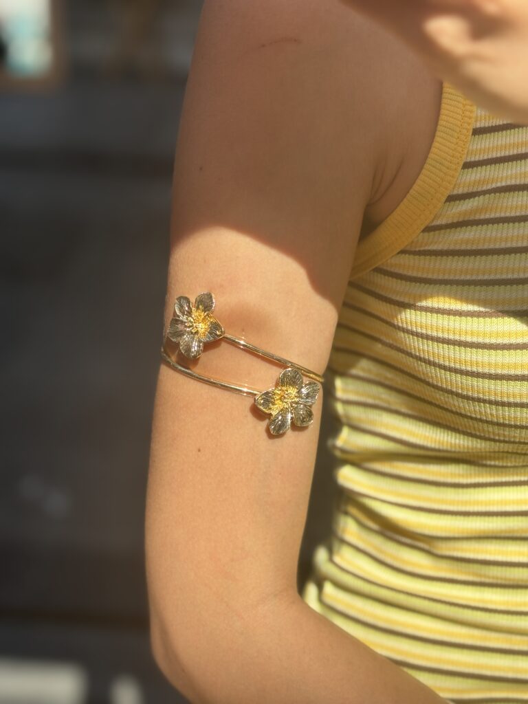 Çiçek arm cuff