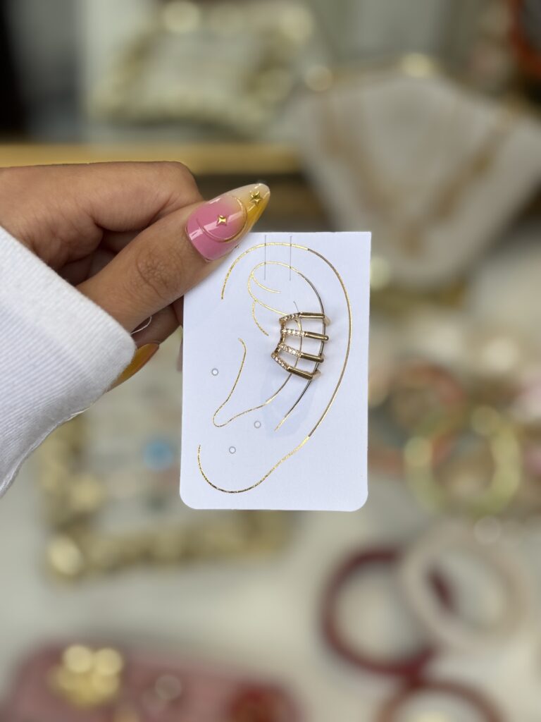 Taşlı Gold Earcuff
