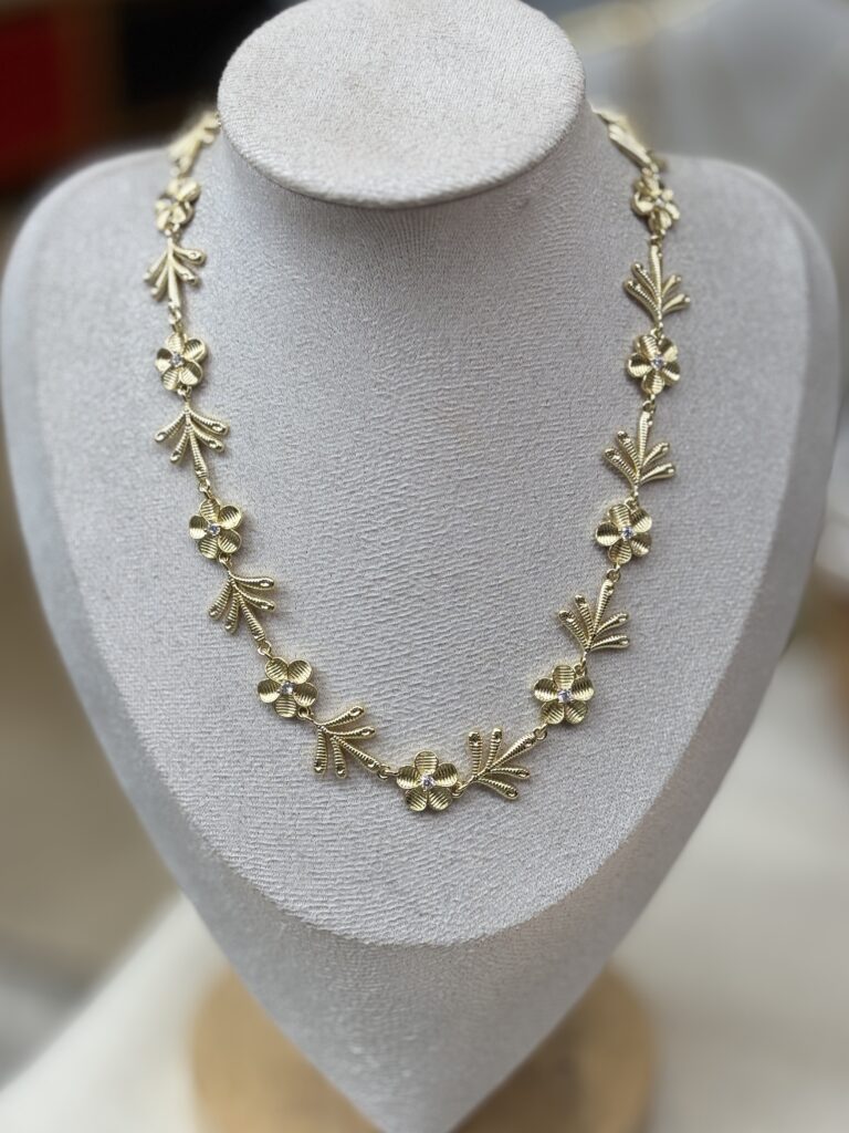 Gold Desenli Kolye