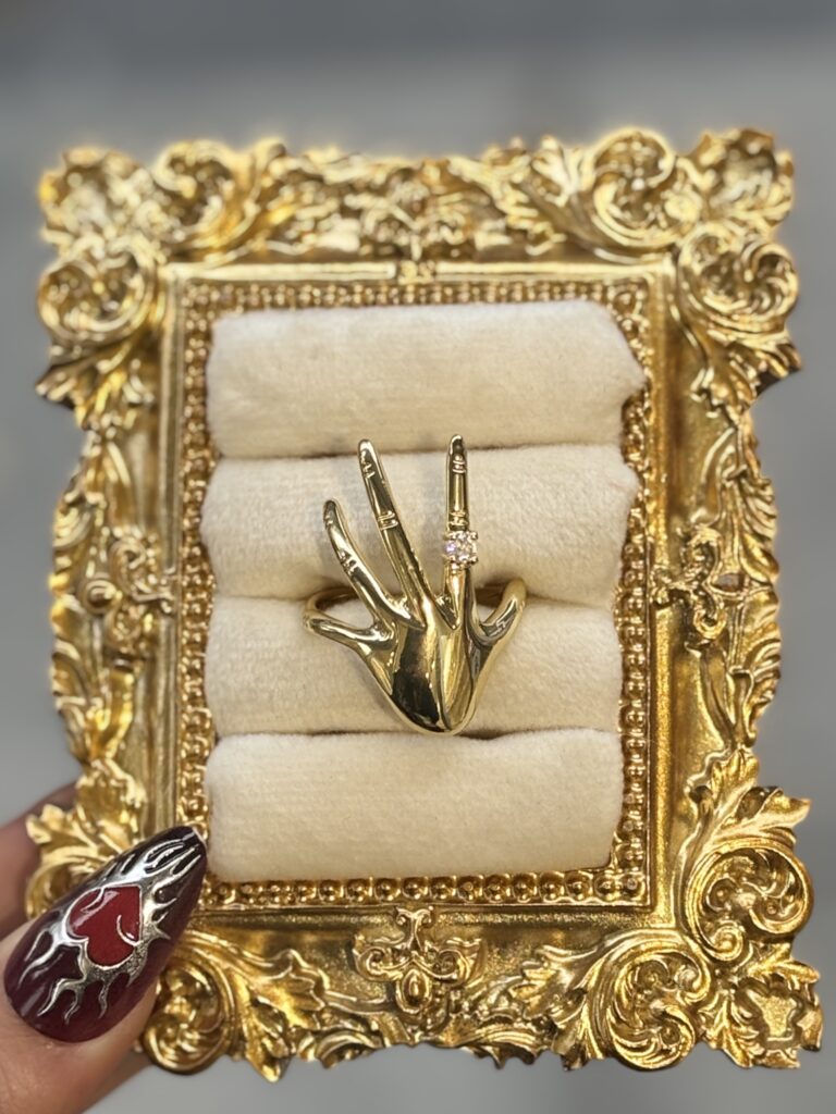 Gold El Figürlü Yüzük