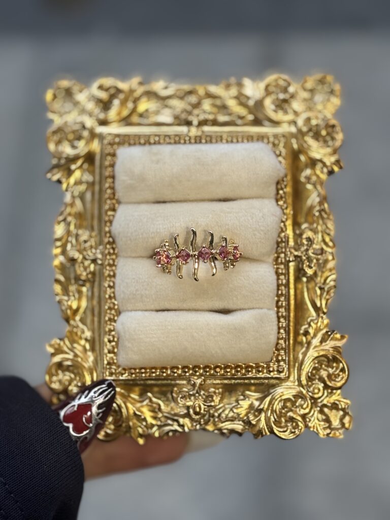 Gold Pembe Taşlı Kemik Yüzük